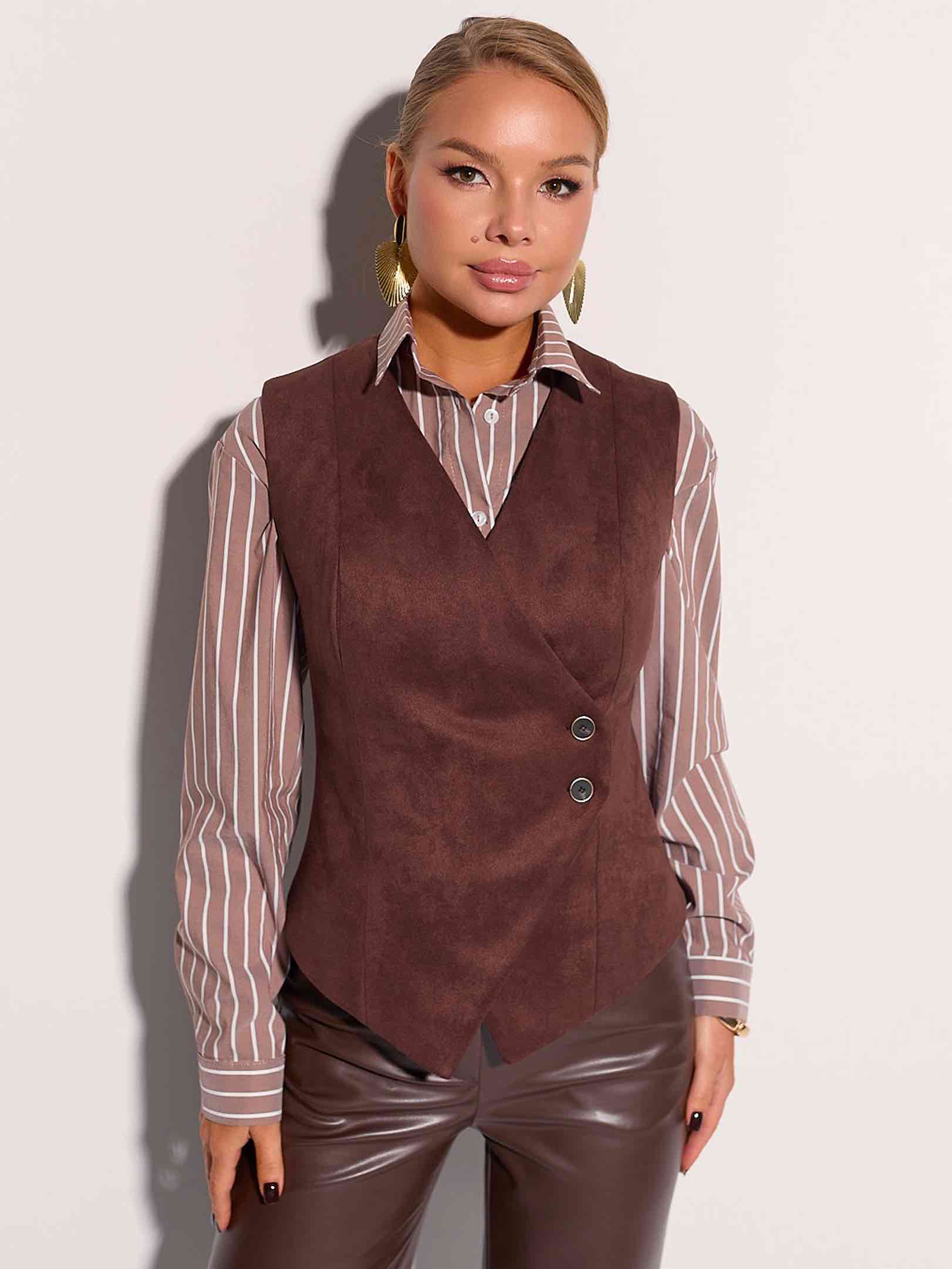 Жилет из экозамши ассиметричный, горький шоколад 