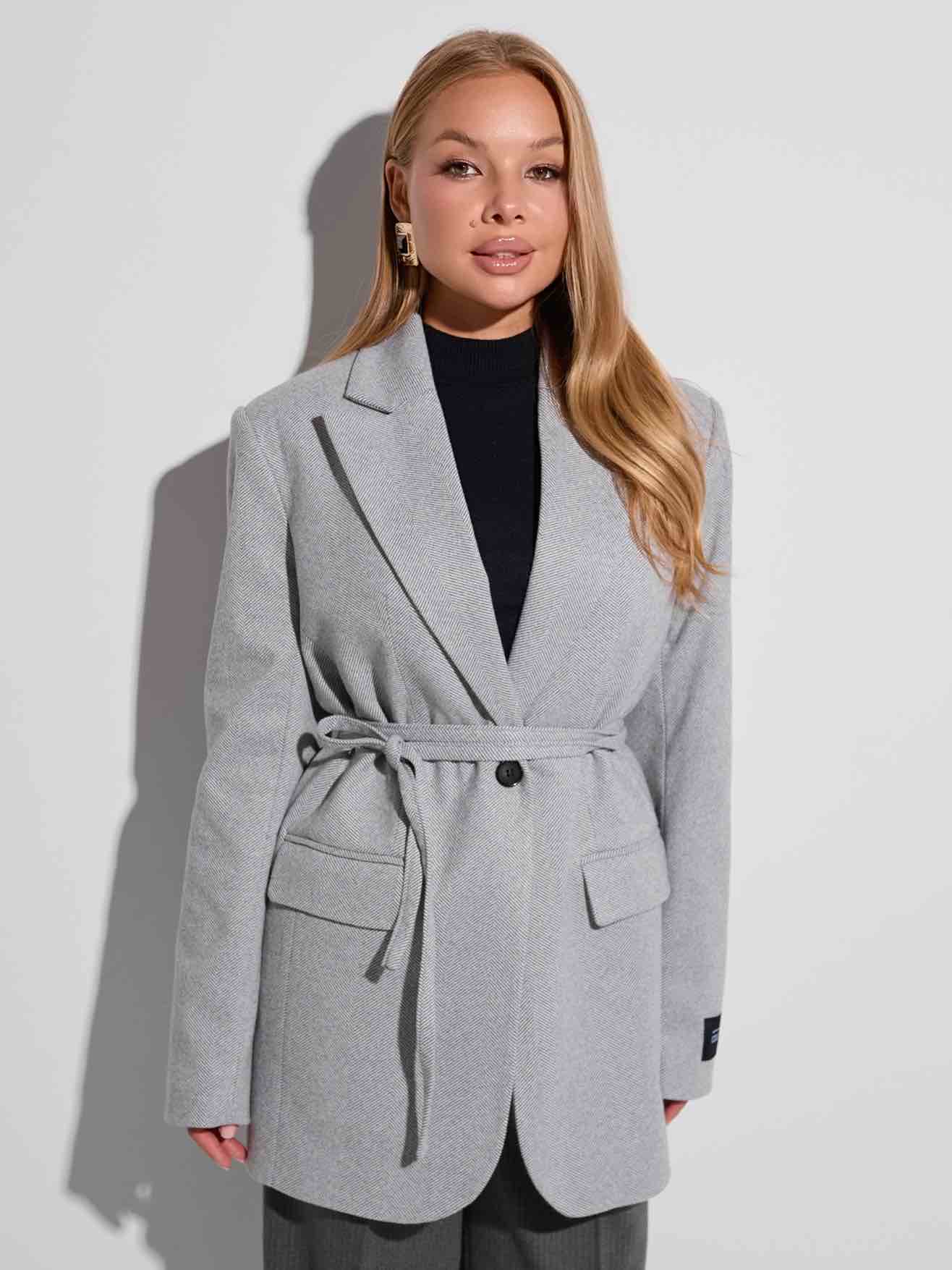 Пальто-пиджак с поясом, светло-серое