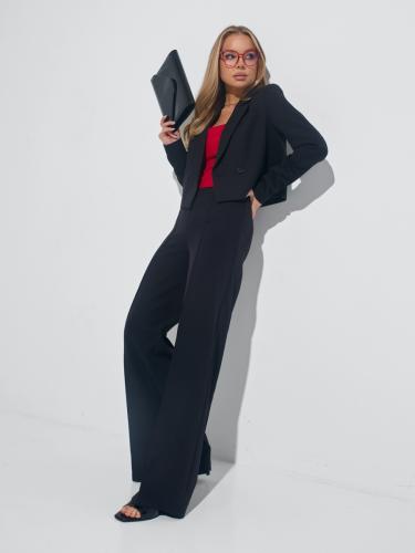 Костюм брючный женский с укороченным жакетом, черный