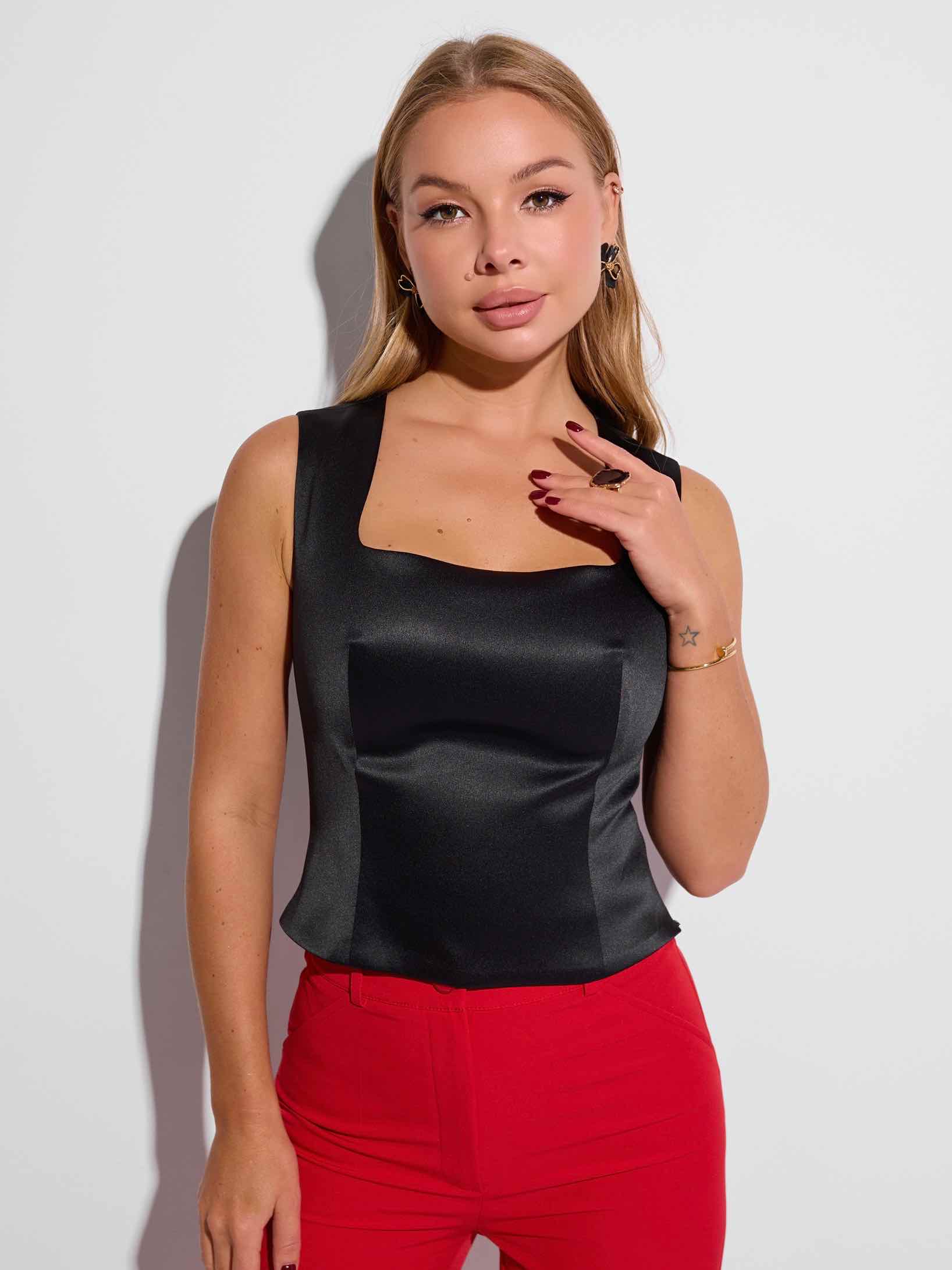 Топ атласный с квадратным вырезом, черный