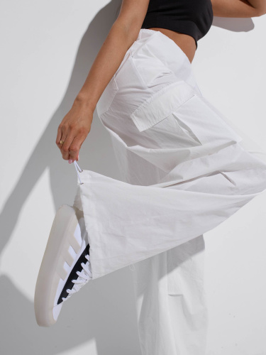 Брюки-баллоны спортивные женские, белые
