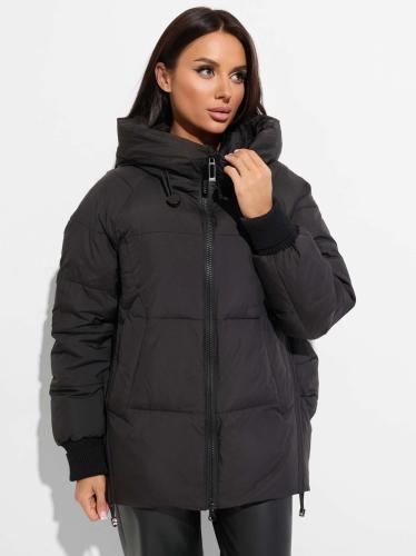 Зимний пуховик с капюшоном и высоким воротником