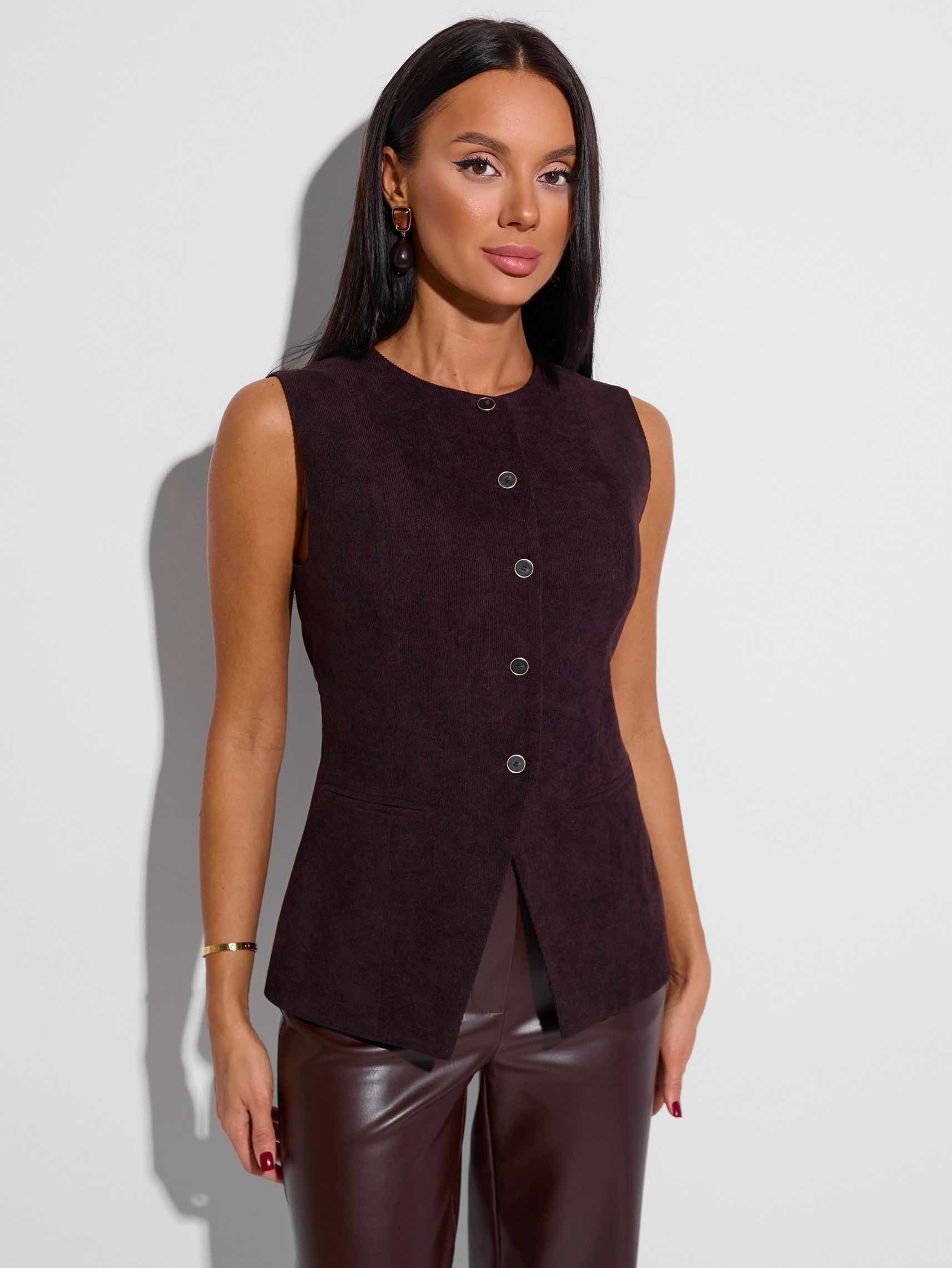 Жилет приталенный с баской из вельвета, горький шоколад 