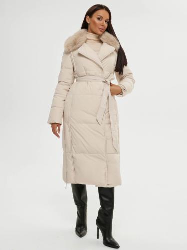 Зимнее пальто с капюшоном и меховым воротником