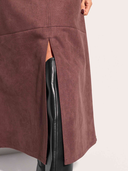 Юбка-трапеция из экозамши с разрезом, горький шоколад 