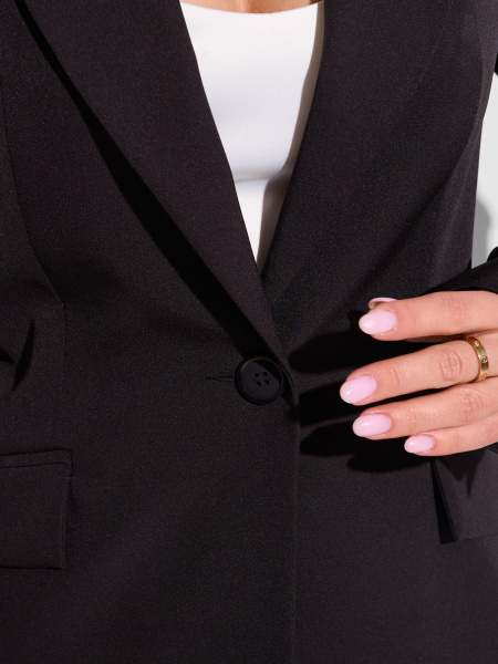 Жакет женский с декоративными элементами, черный