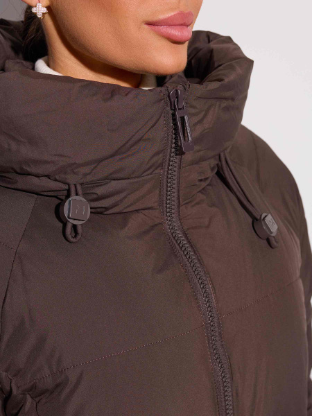 Зимний пуховик с капюшоном и высоким воротником, темный шоколад 