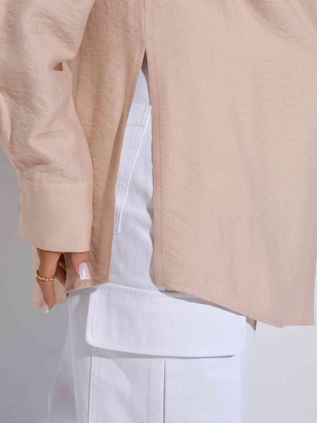 Рубашка женская с накладными карманами из вискозы, бежевая