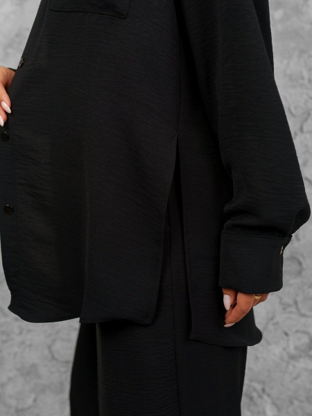 Рубашка женская с накладными карманами из вискозы, черная