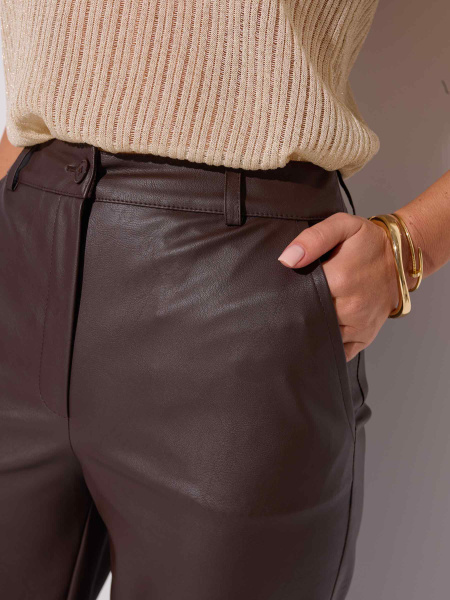 Женские брюки из эко-кожи свободного кроя, горький шоколад