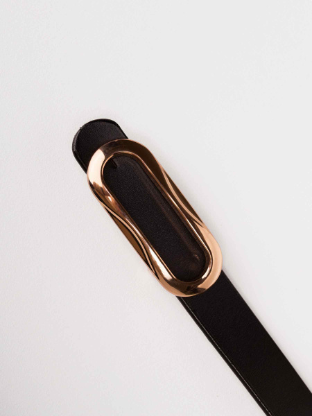 Ремень кожаный с овальной пряжкой, черный