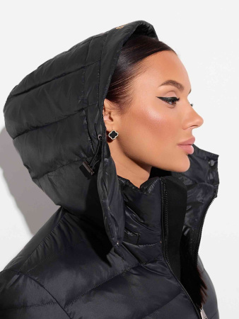 Женский пуховик прямого силуэта с капюшоном, черный