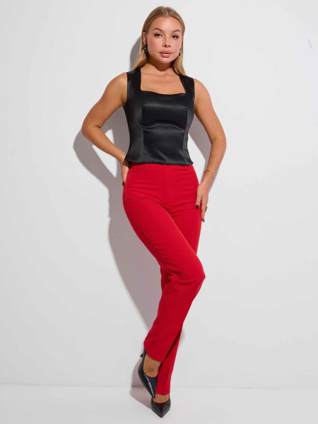 Топ атласный с квадратным вырезом, черный