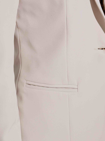 Жакет женский приталенный однобортный, бежевый