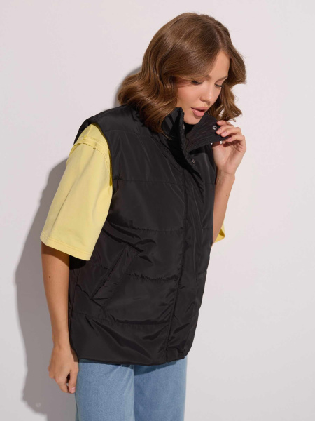 Жилет женский утепленный прямого кроя, черный