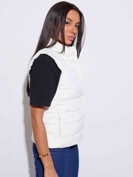 Жилет женский утепленный стеганый, молочный