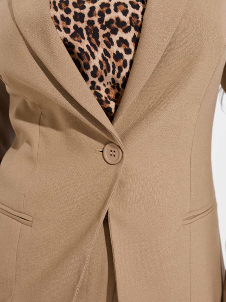 Женский приталенный жакет из поливискозы, бежевый