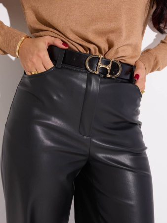 Женские брюки из эко-кожи прямого кроя