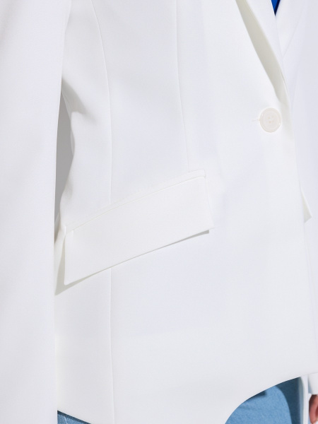 Жакет женский с декоративными элементами, белый