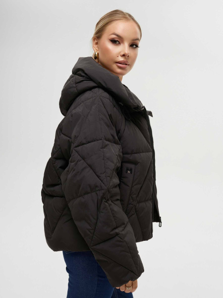 Зимний пуховик укороченный с капюшоном, черный