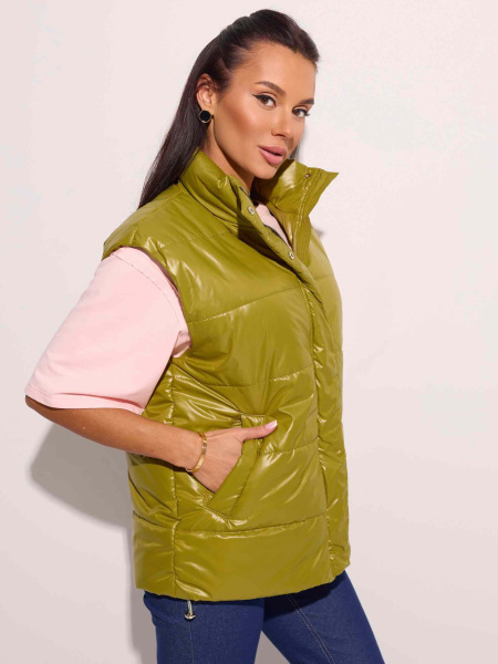 Жилет женский утепленный прямого кроя, оливковый