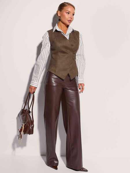 Жилет из экозамши ассиметричный, оливковый