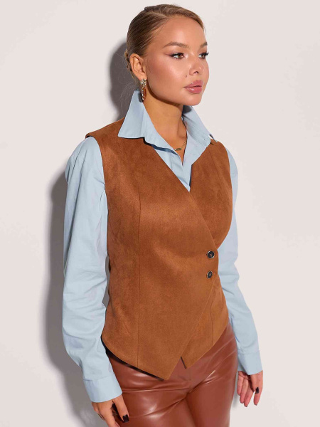 Жилет из экозамши ассиметричный, коричневый 