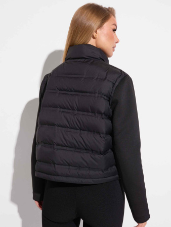 Женский демисезонный пуховик с рукавами из неопрена