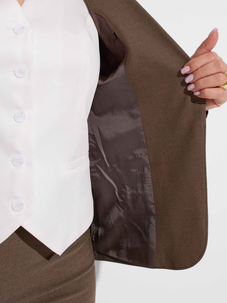 Женский приталенный жакет из поливискозы, кофейный