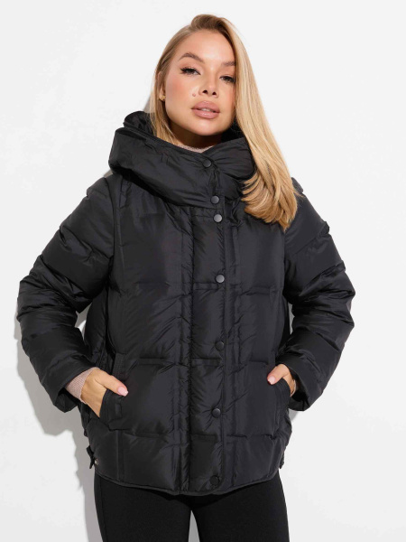 Женский пуховик с капюшоном и геометрической стежкой, черный