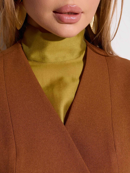 Жилет приталенный со съемным поясом, золотисто-коричневый 