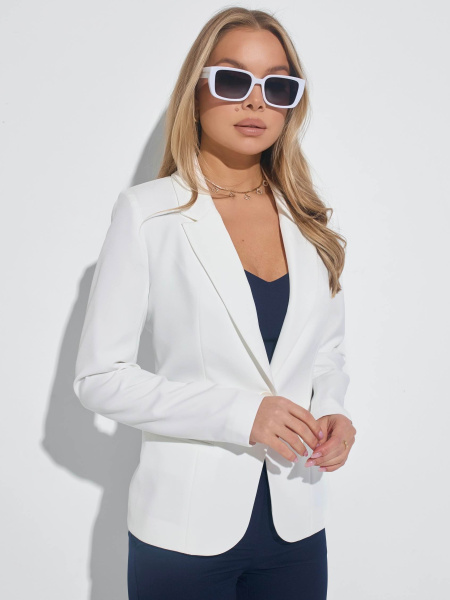 Жакет женский приталенный однобортный, белый