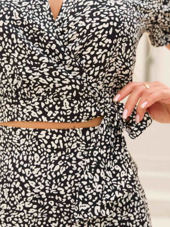 Блузка женская укороченная с рукавами-фонариками, черно-белая