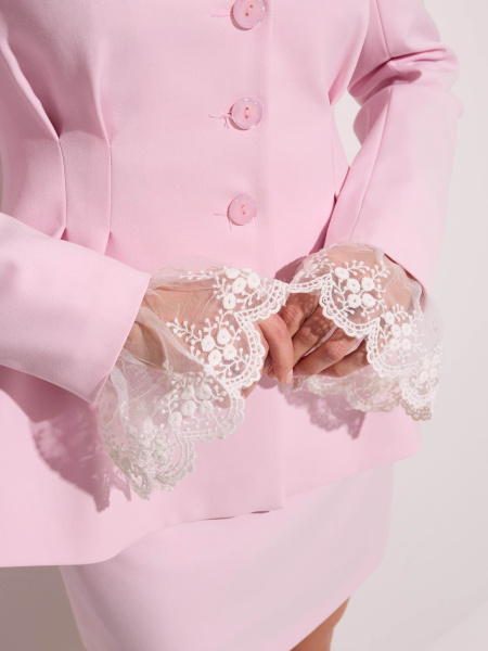 Жакет приталенный из вискозы с баской, светло-розовый