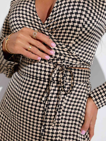 Блузка женская укороченная с завязками, бежево-черная