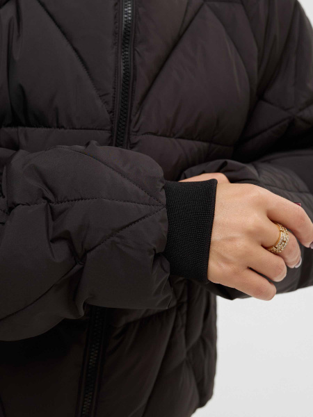 Зимний пуховик укороченный с капюшоном, черный