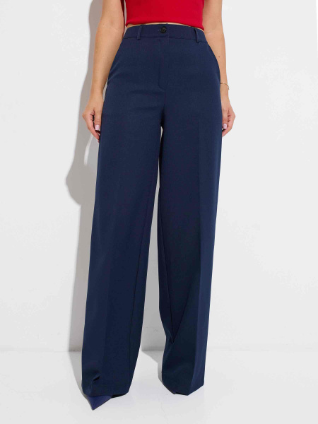 Костюм женский с укороченным жакетом и брюками-палаццо