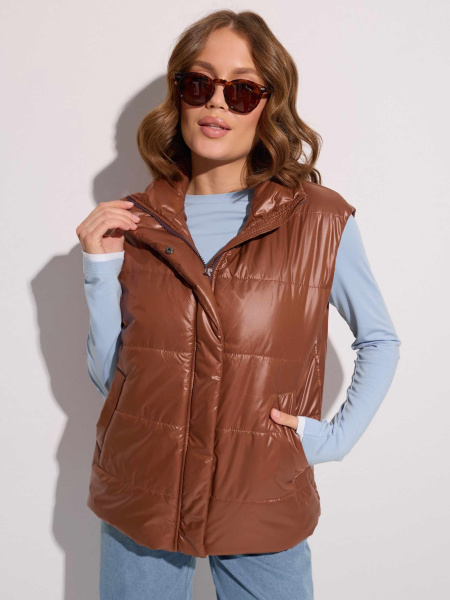 Жилет женский утепленный прямого кроя, карамельный
