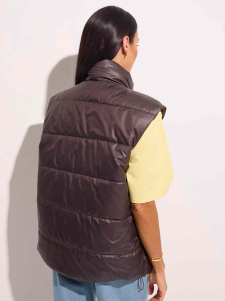 Жилет женский утепленный прямого кроя, горький шоколад