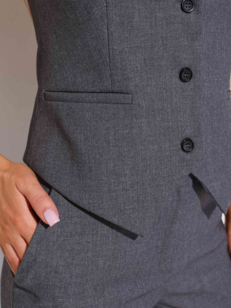 Жилет женский из вискозы классический