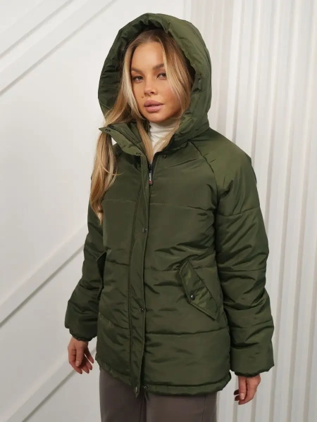 Женская зимняя куртка прямая с капюшоном, оливковая