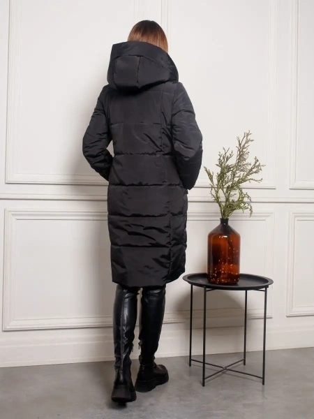 Пальто зимнее прямого кроя, черное