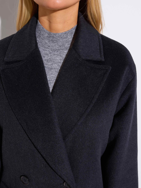 Двубортное женское пальто классическое