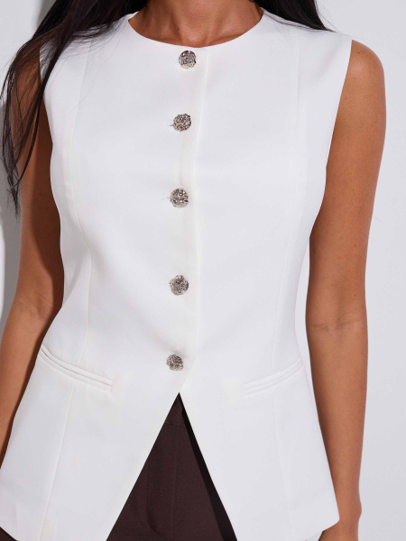 Жилет приталенный с акцентными пуговицами, белый