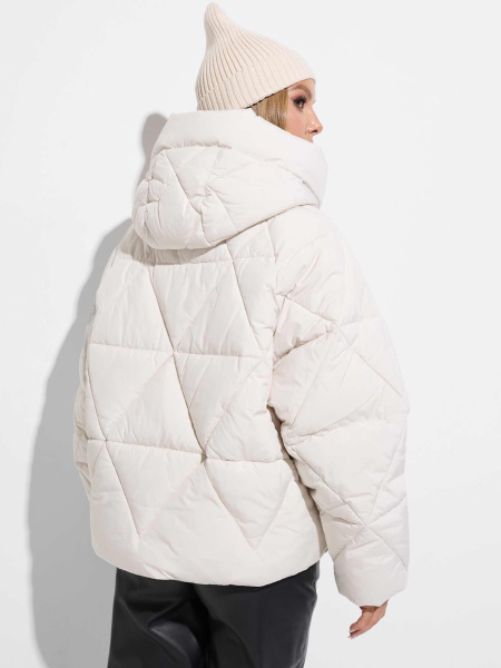 Зимний пуховик укороченный с капюшоном