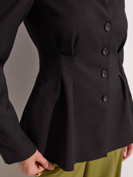 Жакет приталенный из вискозы с баской, черный