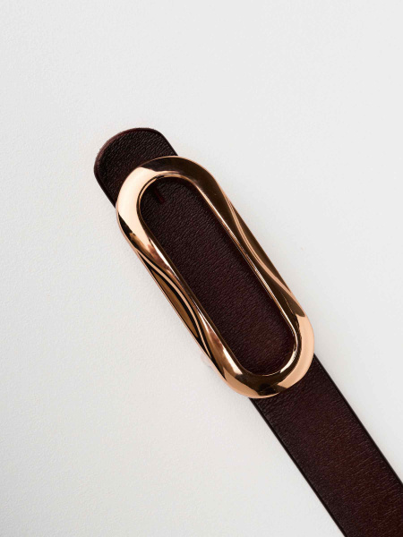 Ремень кожаный с овальной пряжкой, коричневый 