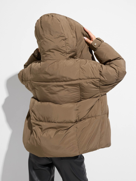 Зимний пуховик удлиненный с капюшоном, коричневый
