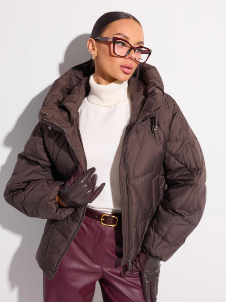 Зимний пуховик укороченный с капюшоном, темный шоколад