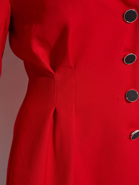 Жакет приталенный из вискозы с баской, красный